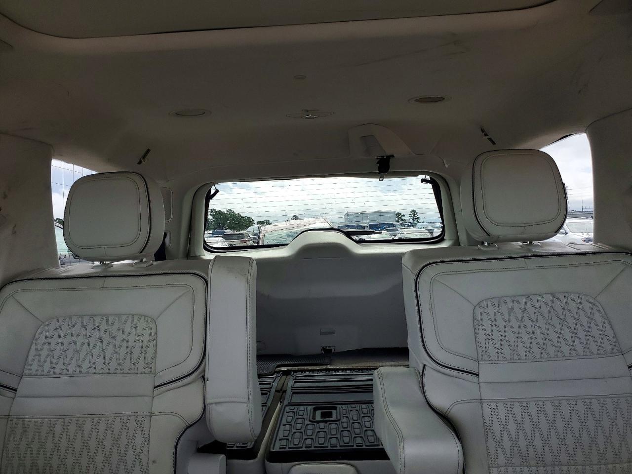 Lincoln Navigator Black Label