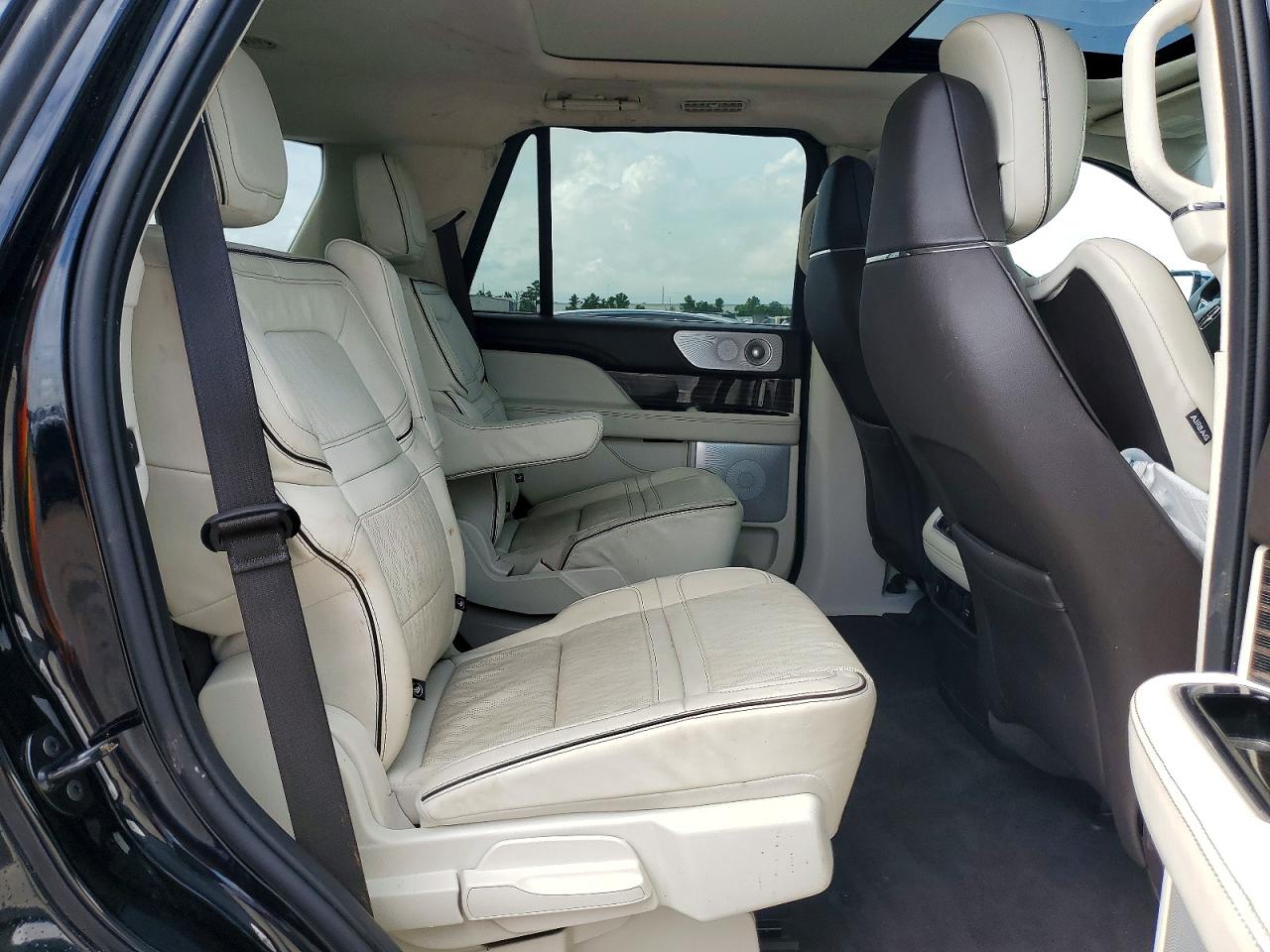 Lincoln Navigator Black Label