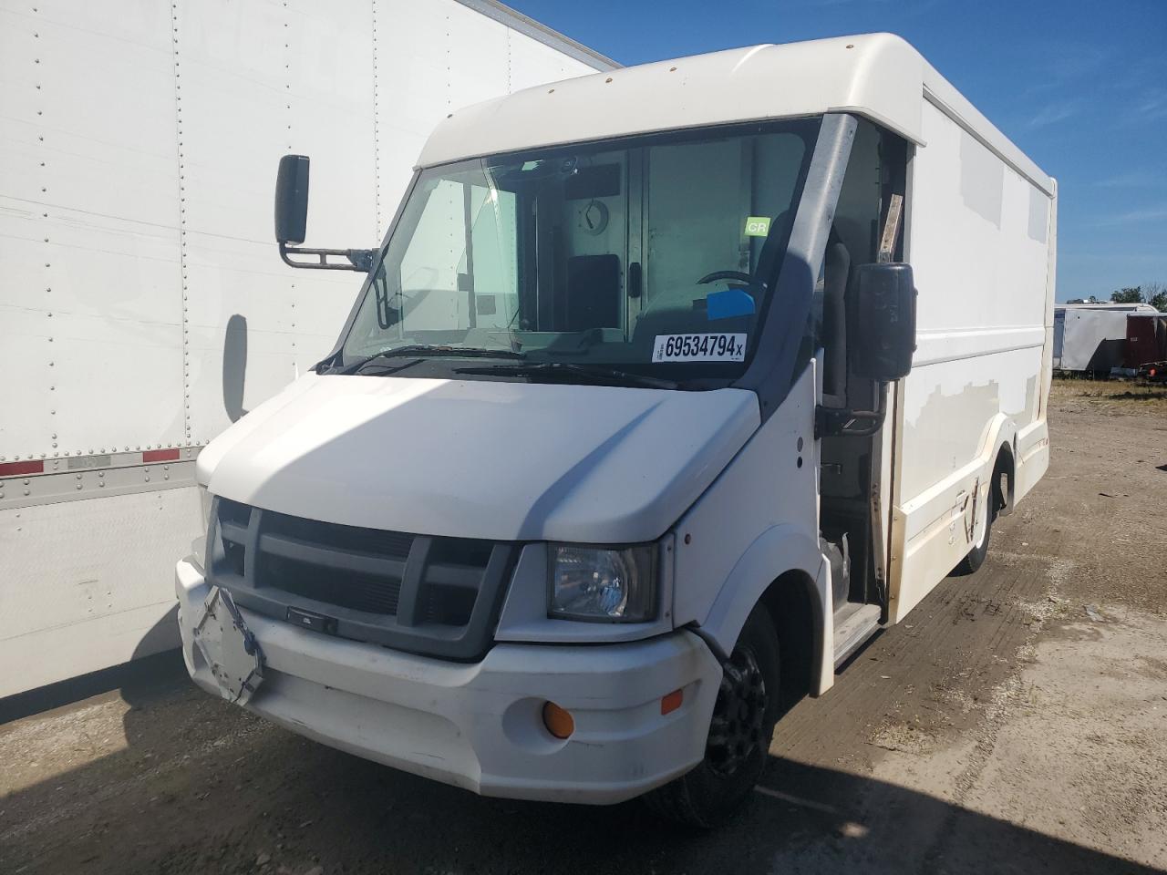 Salvage Isuzu Npr Image