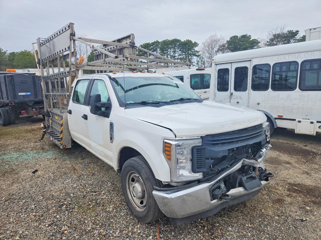 Salvage Ford F-350 Image