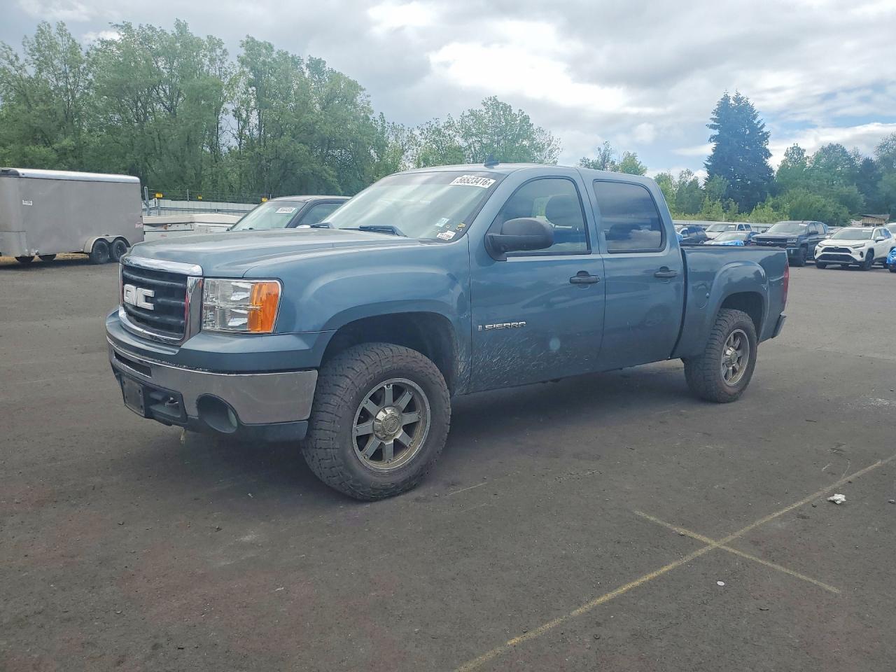 Salvage GMC Sierra Image