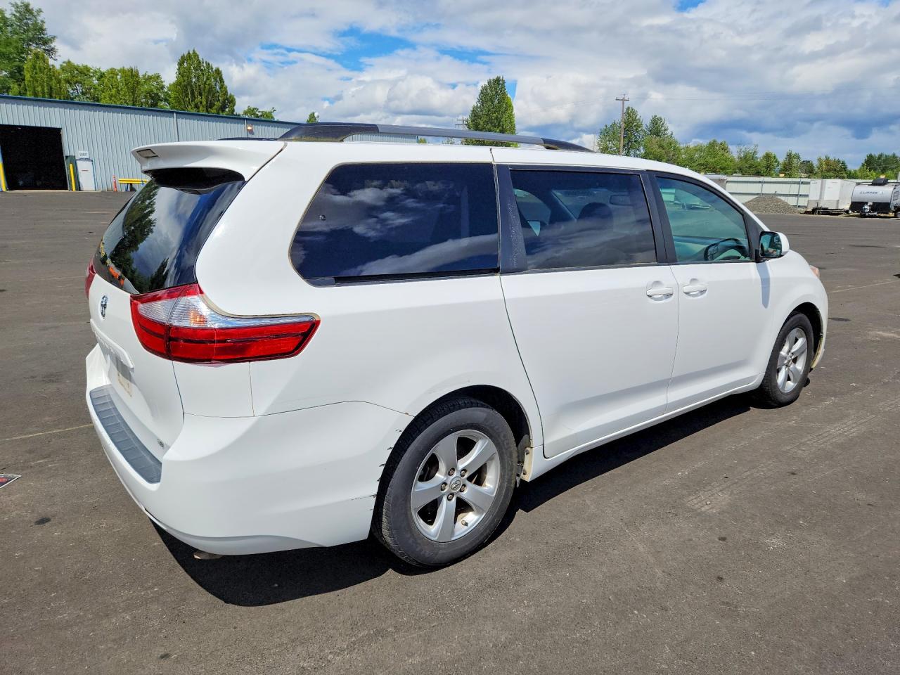 Toyota Sienna Le