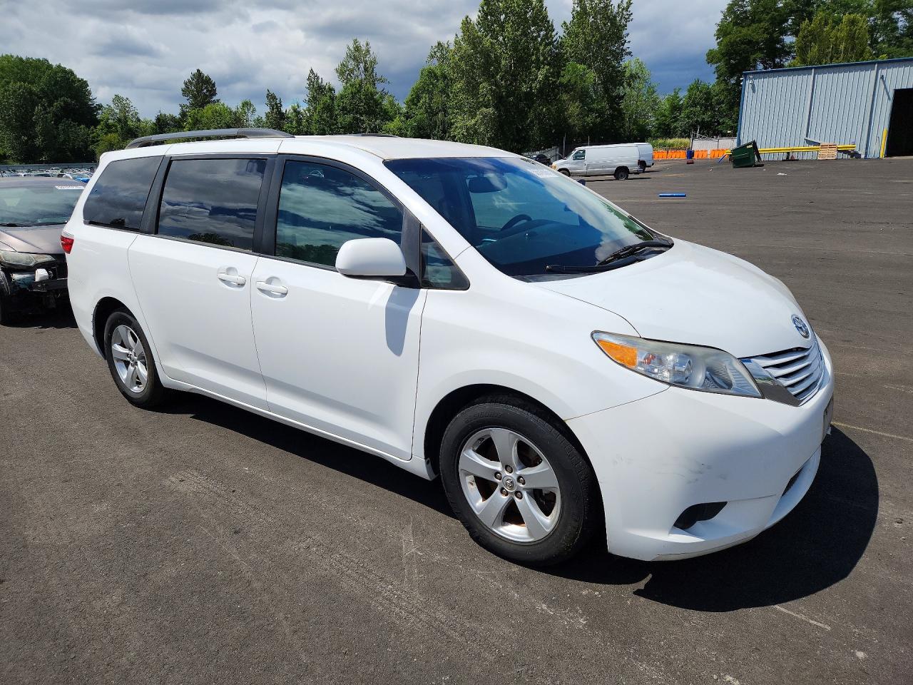Toyota Sienna Le