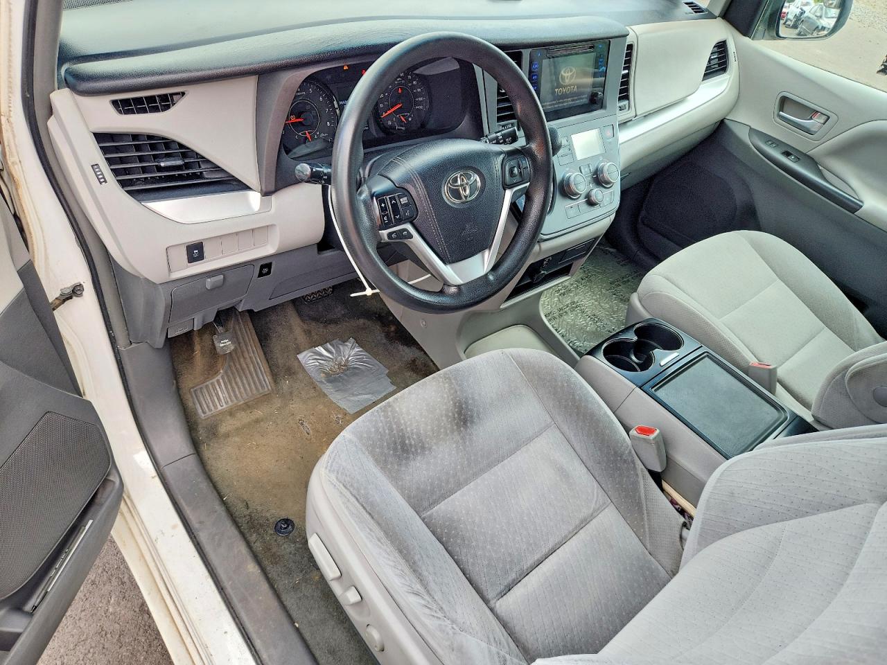 Toyota Sienna Le