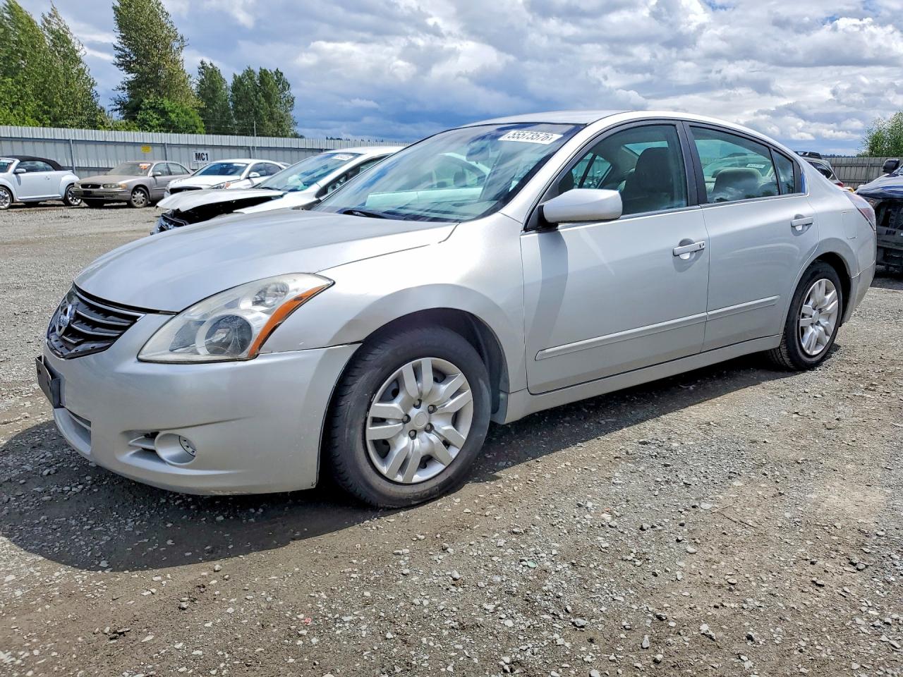 Salvage Nissan Altima Image