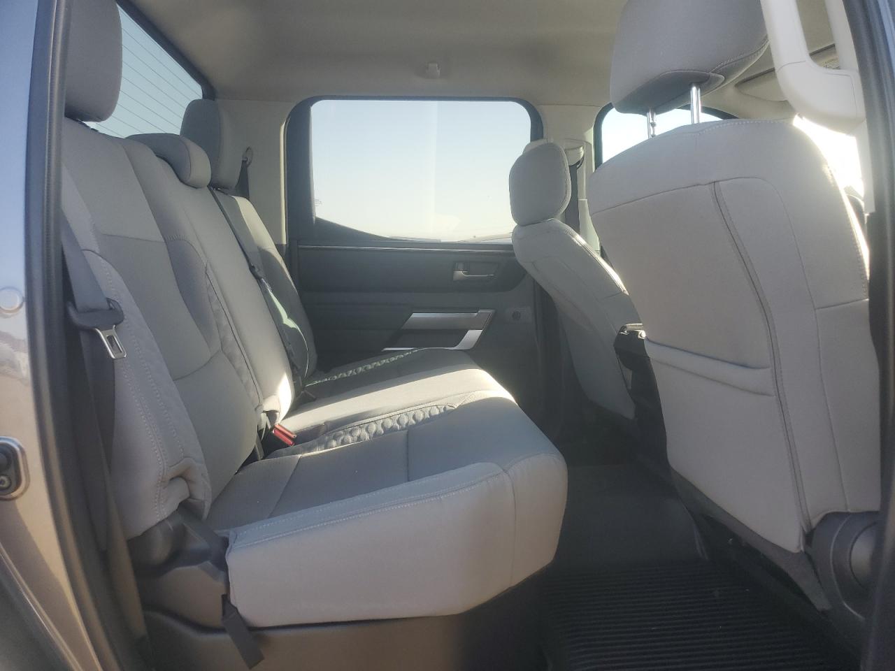 Toyota Tundra Sr5