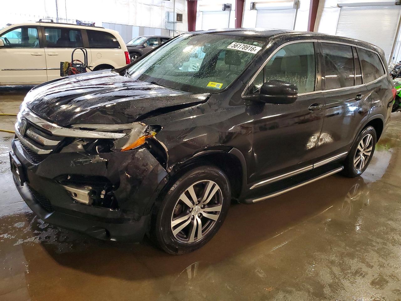 Salvage Honda Pilot Image