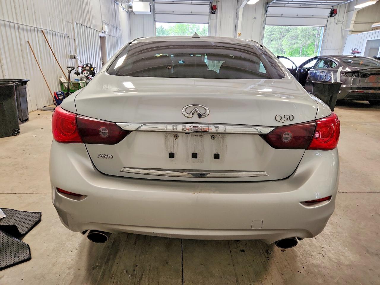 INFINITI Q50 Premium