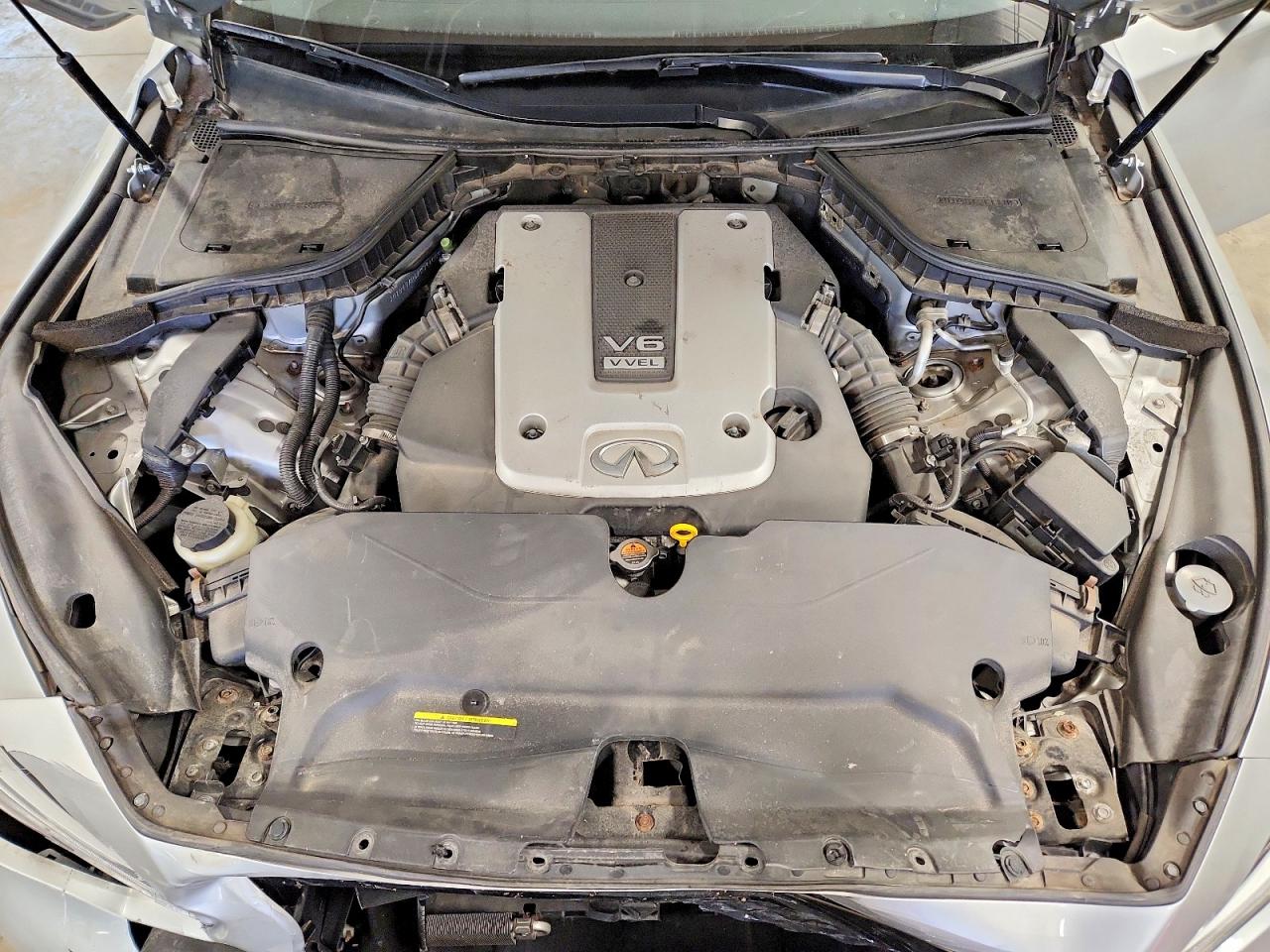 INFINITI Q50 Premium