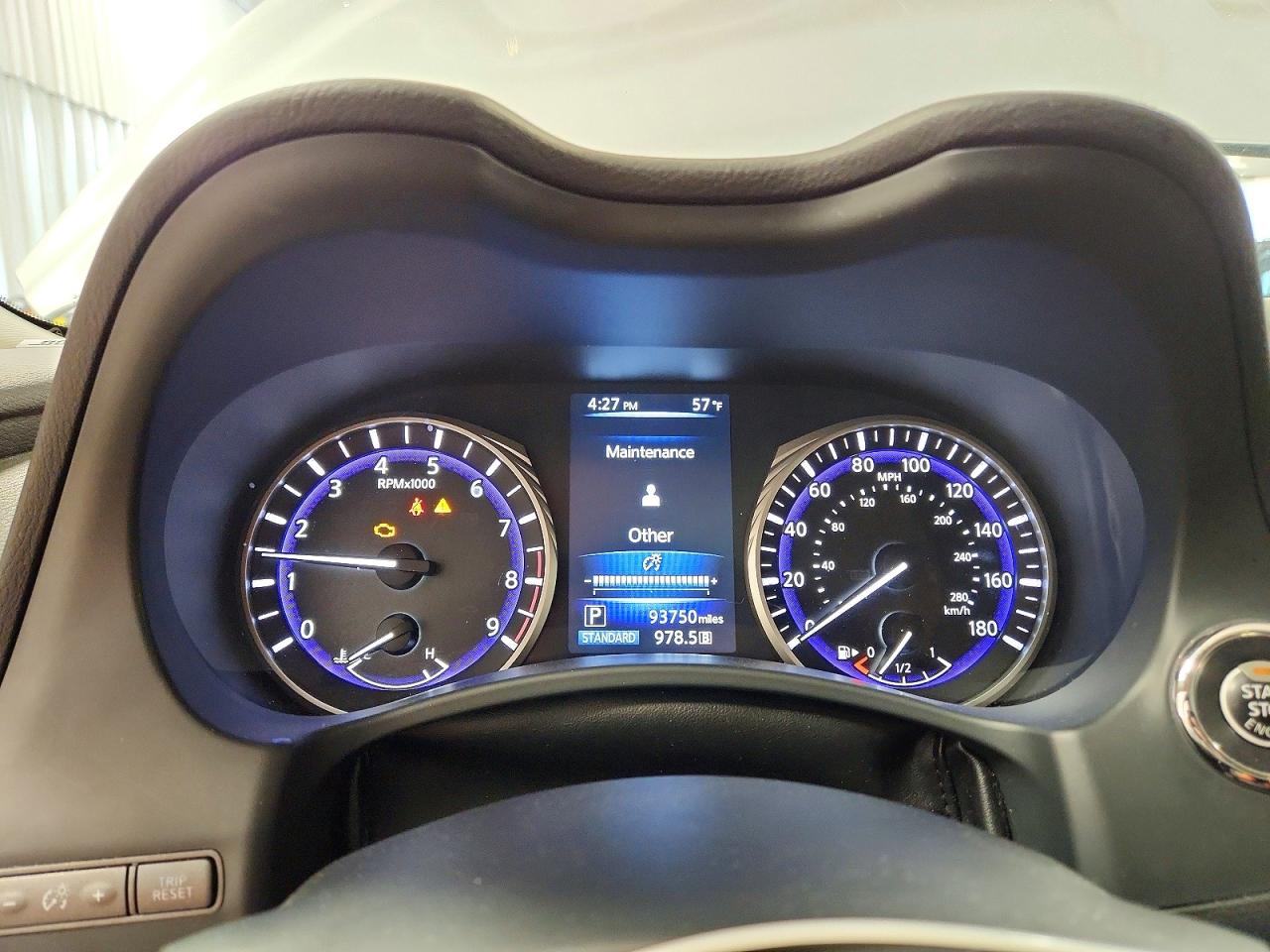 INFINITI Q50 Premium