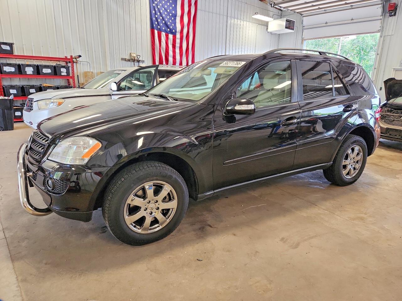 Salvage Mercedes-Benz M-Class Image
