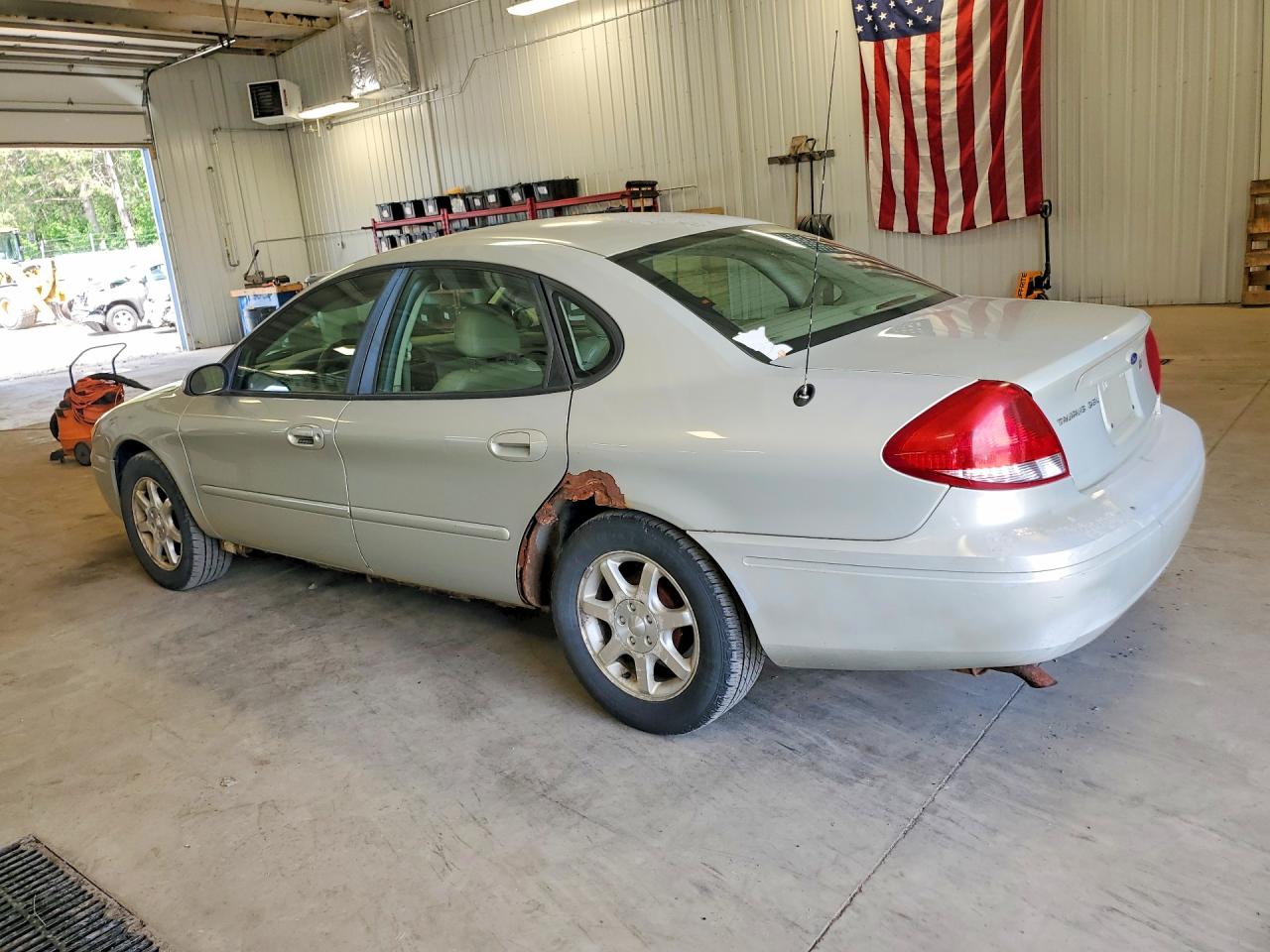 Ford Taurus Sel