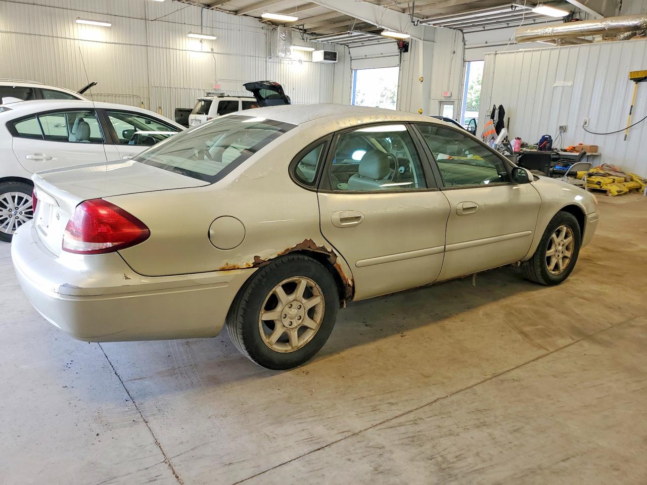 Ford Taurus Sel