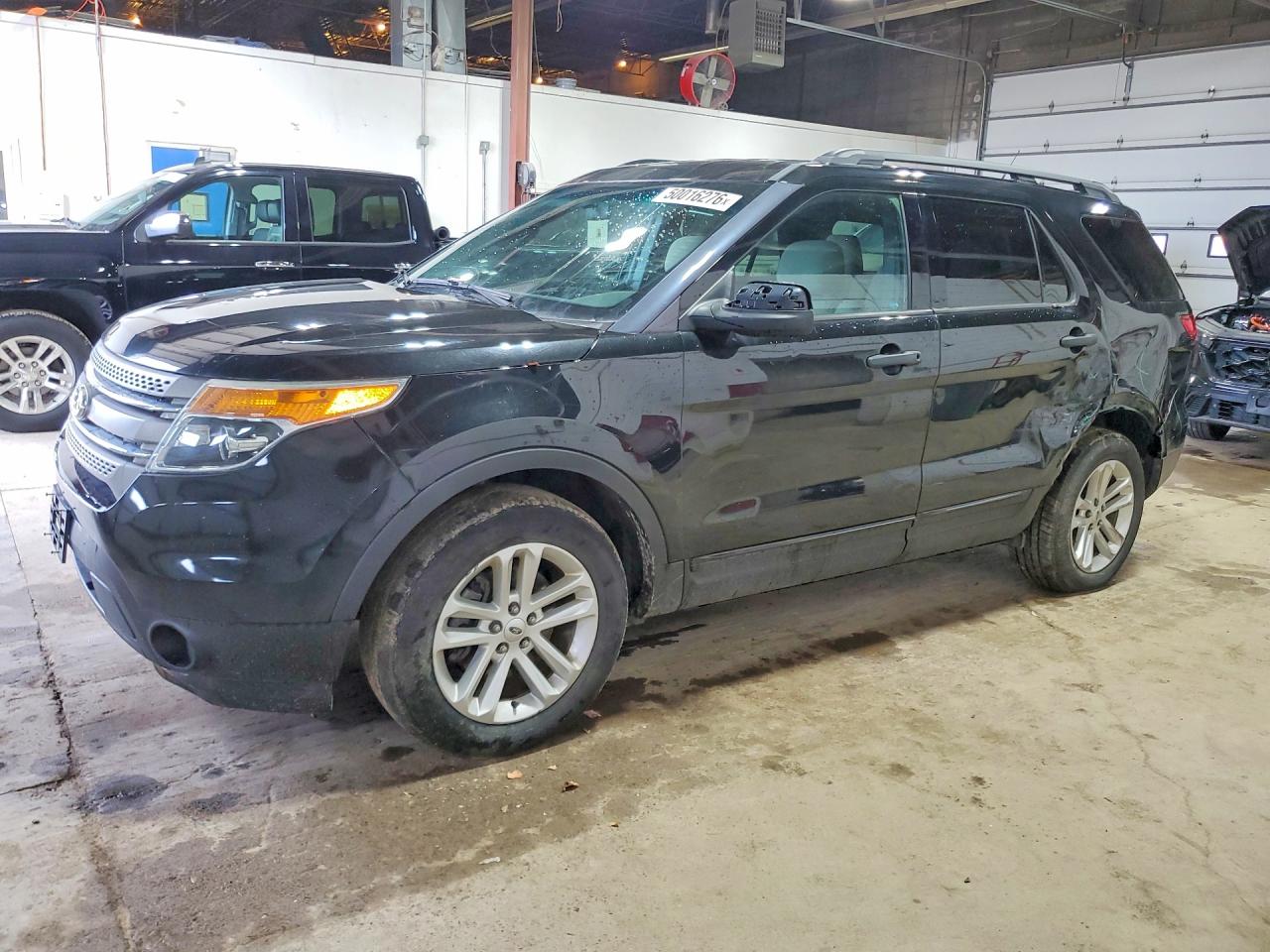 Salvage Ford Explorer Image