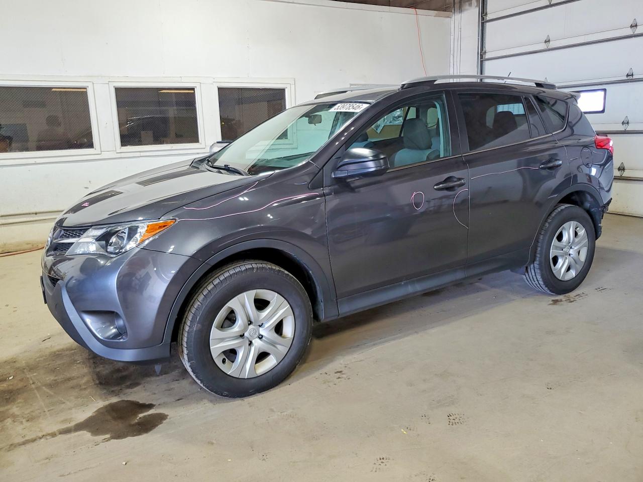Salvage Toyota RAV4 Image
