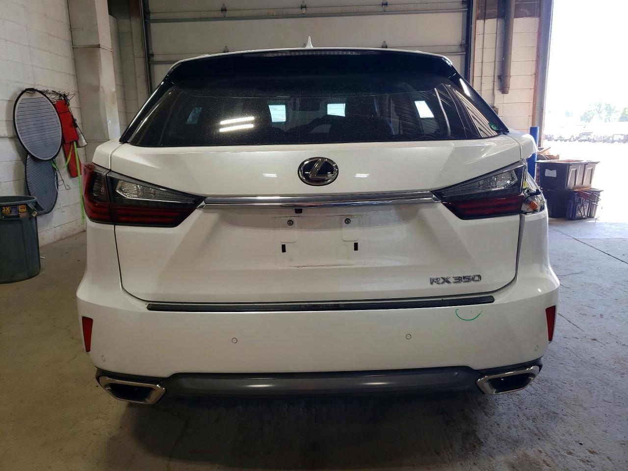 Lexus RX Base