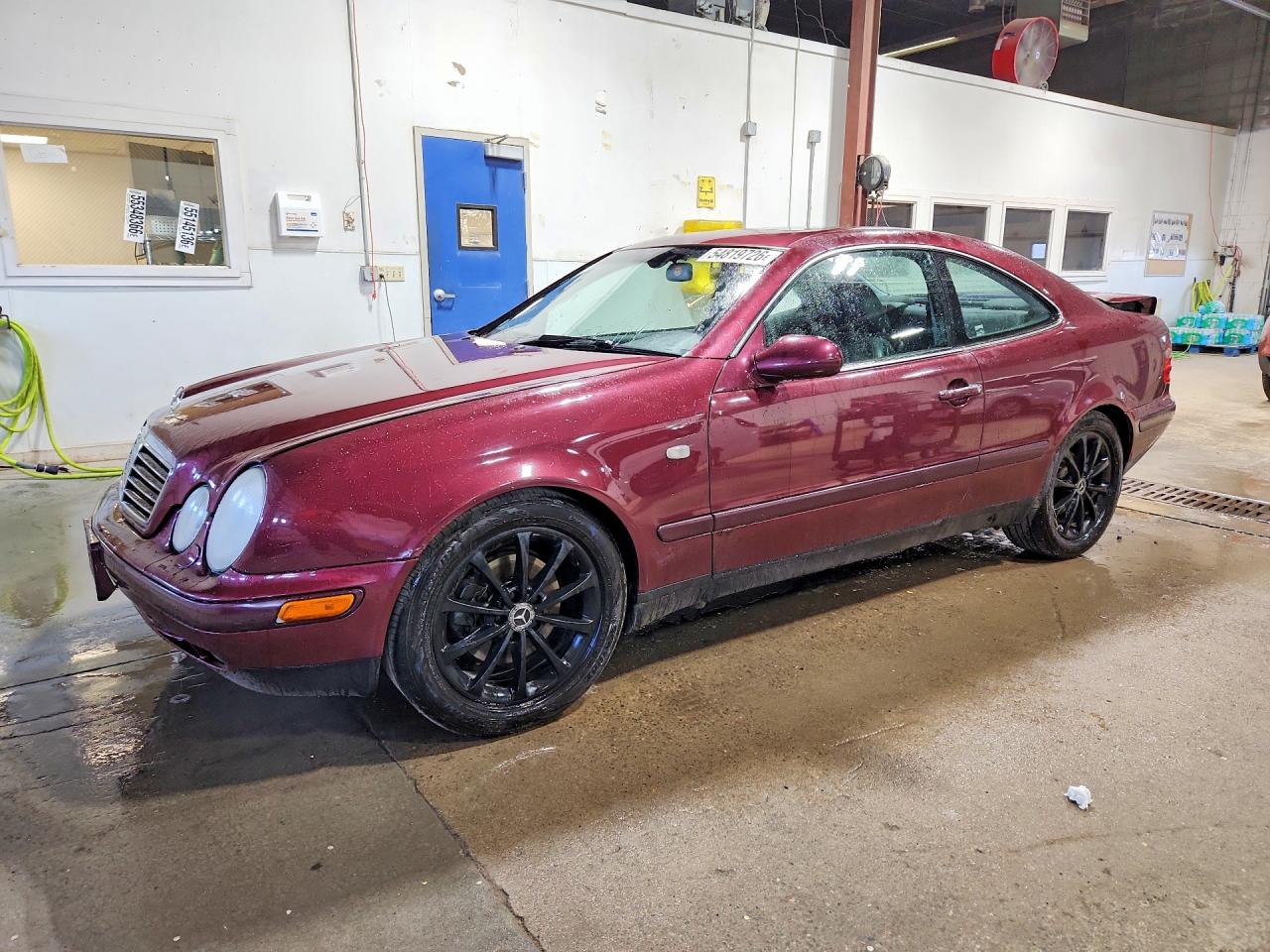 Salvage Mercedes-Benz Clk-class Image