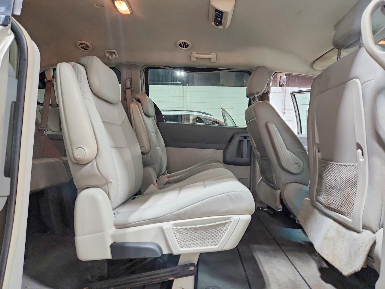 Chrysler Minivan Lx