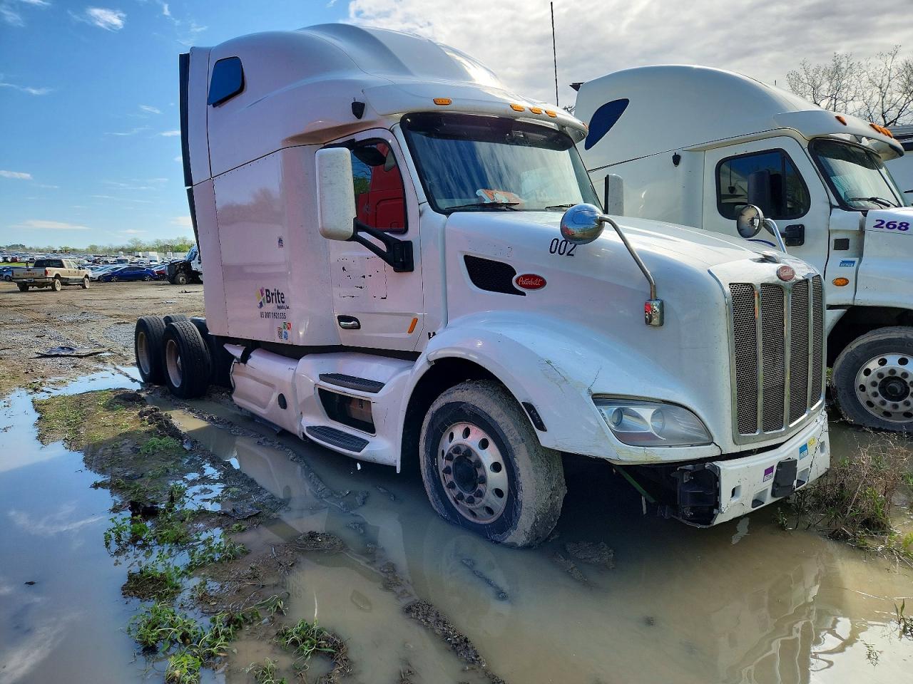 Salvage Peterbilt 579 Image