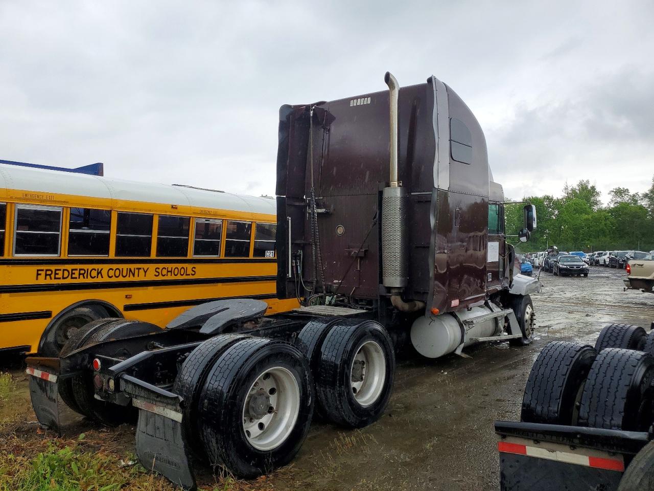 Freightliner Conventional Fld120