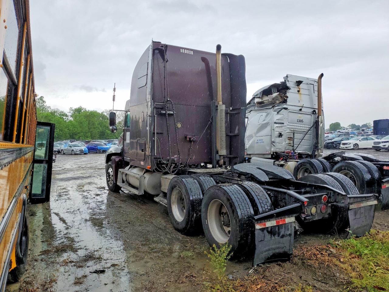 Freightliner Conventional Fld120