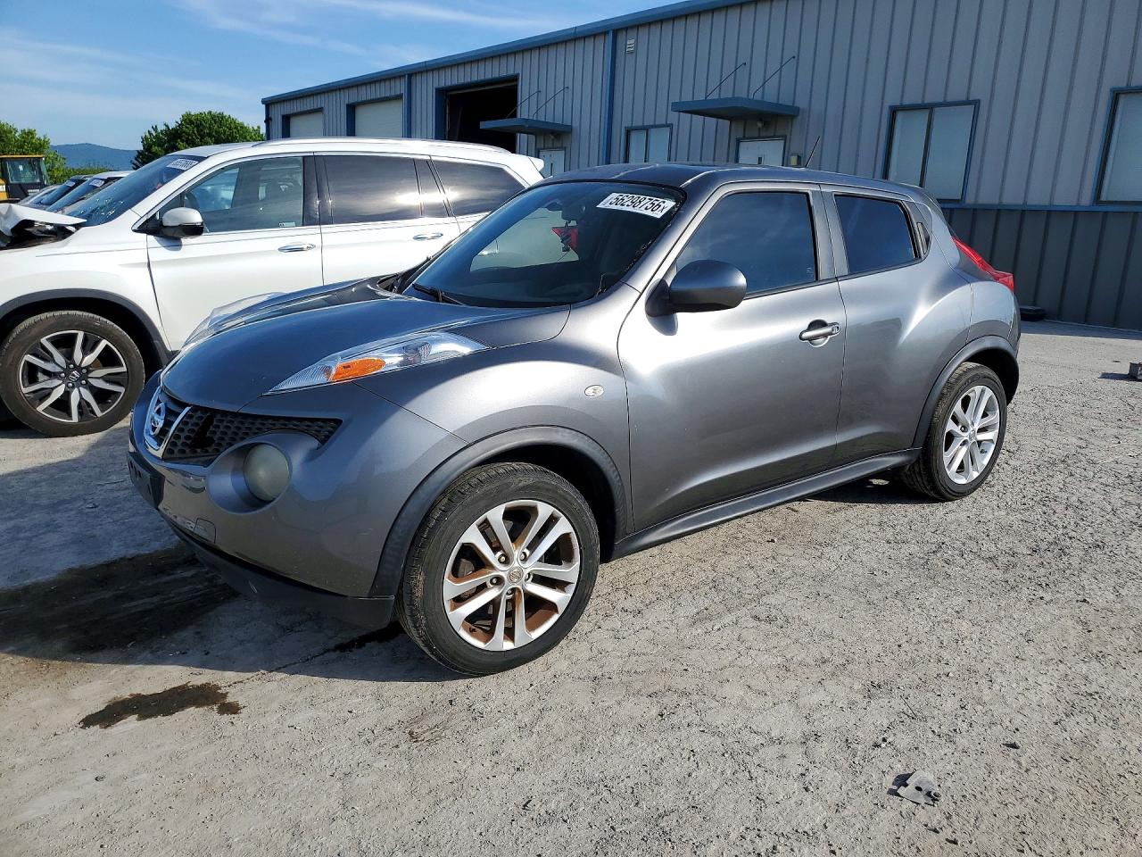 Salvage Nissan JUKE Image