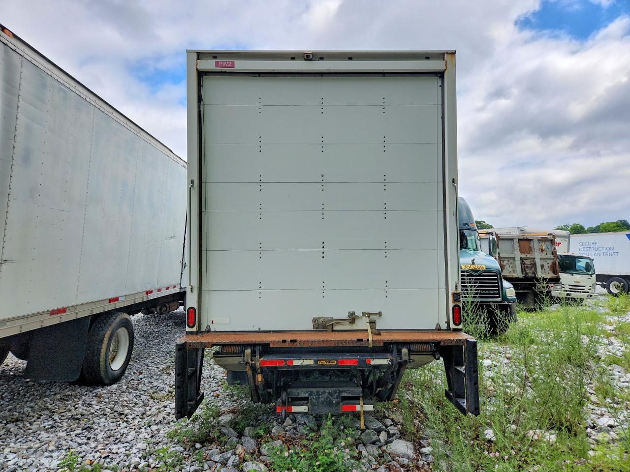Freightliner M2