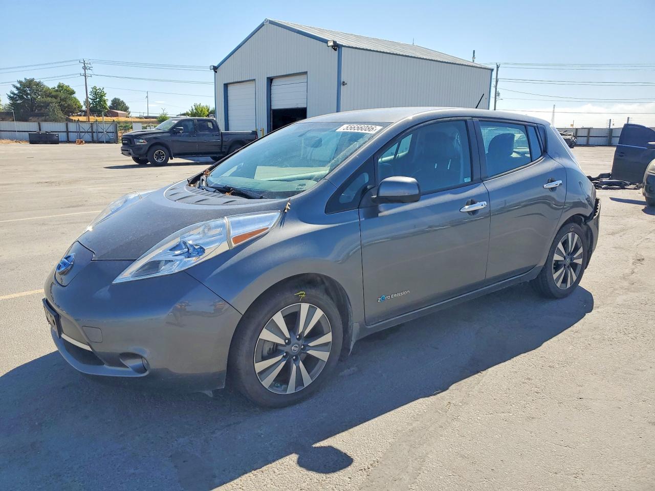 Salvage Nissan LEAF Image