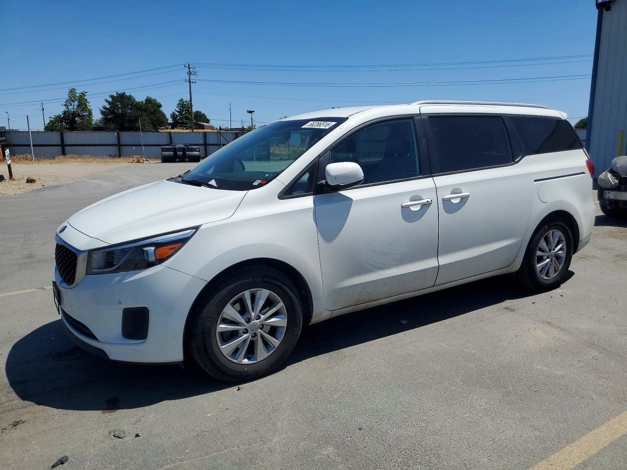 Salvage Kia Sedona Image