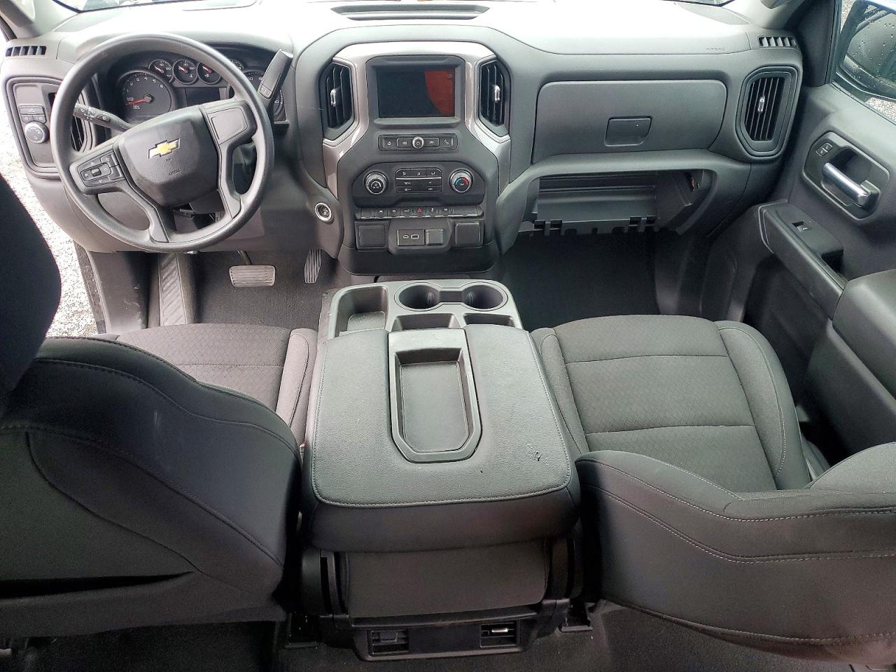 Chevrolet Silverado C1500 Custom