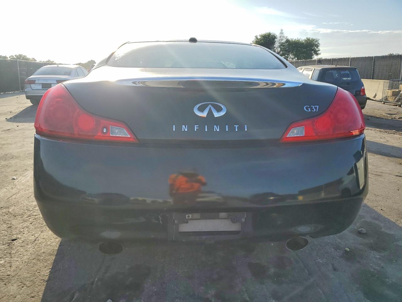INFINITI G37 Base