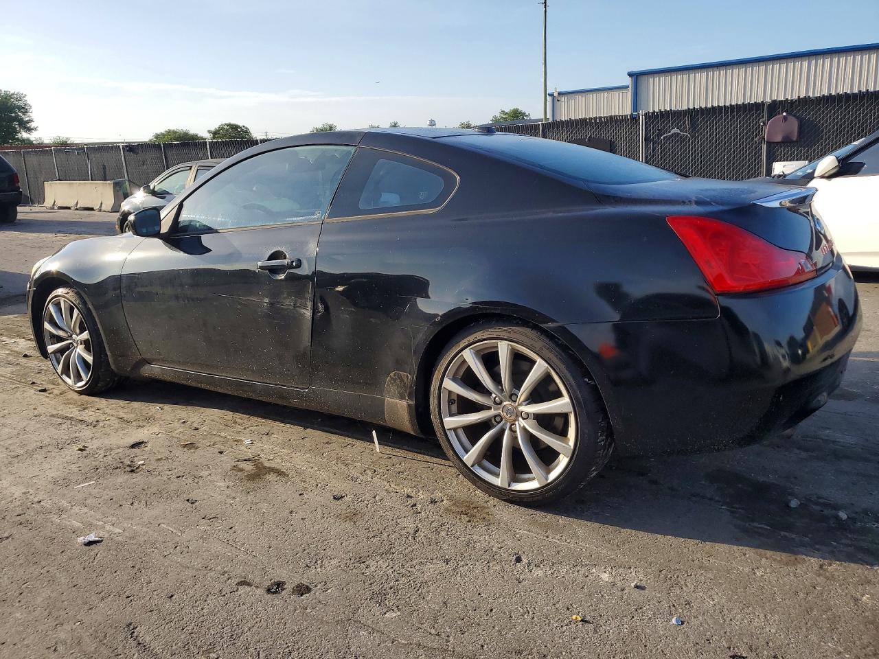 INFINITI G37 Base