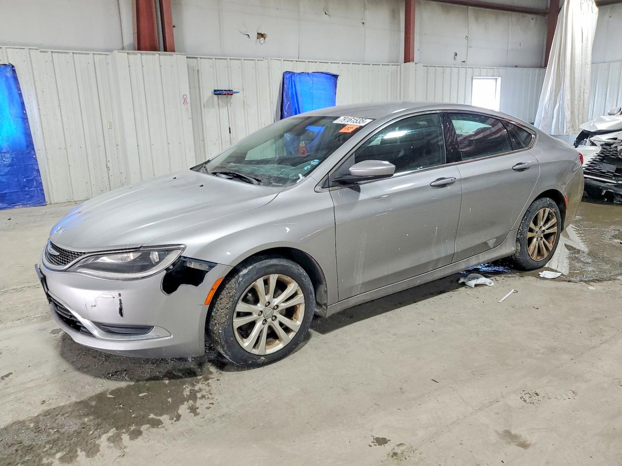 Salvage Chrysler 200 Image