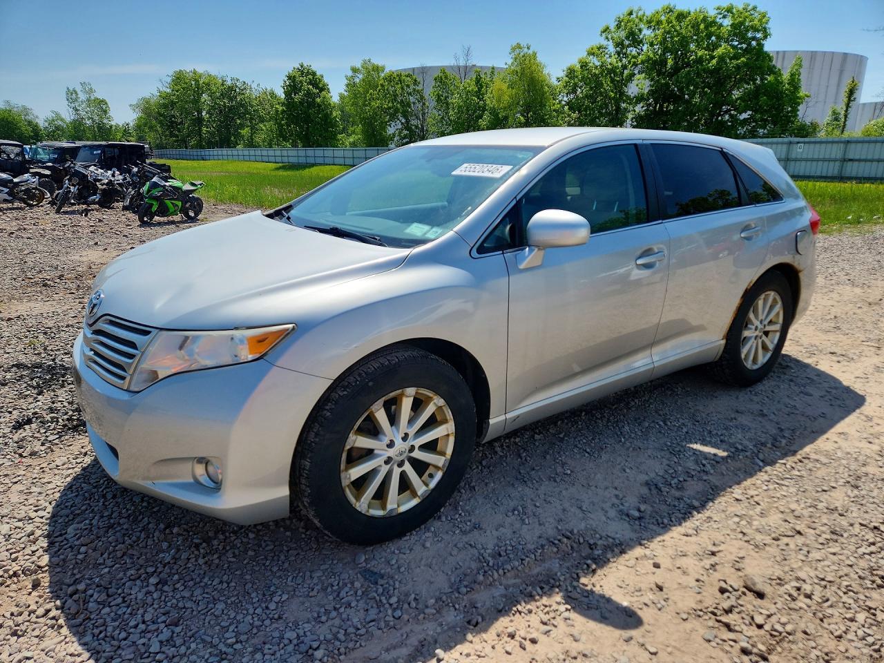 Salvage Toyota Venza Image