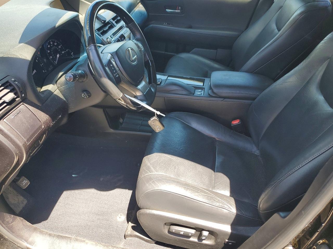 Lexus RX Base