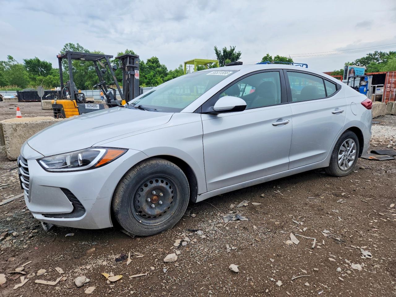 Salvage Hyundai ELANTRA Image