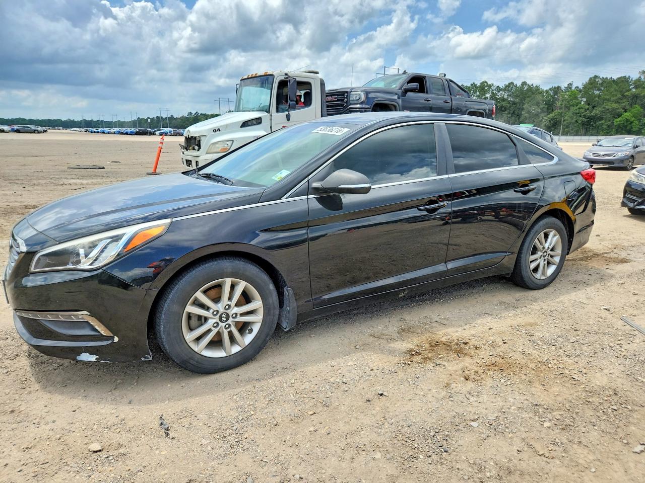 Salvage Hyundai SONATA Image