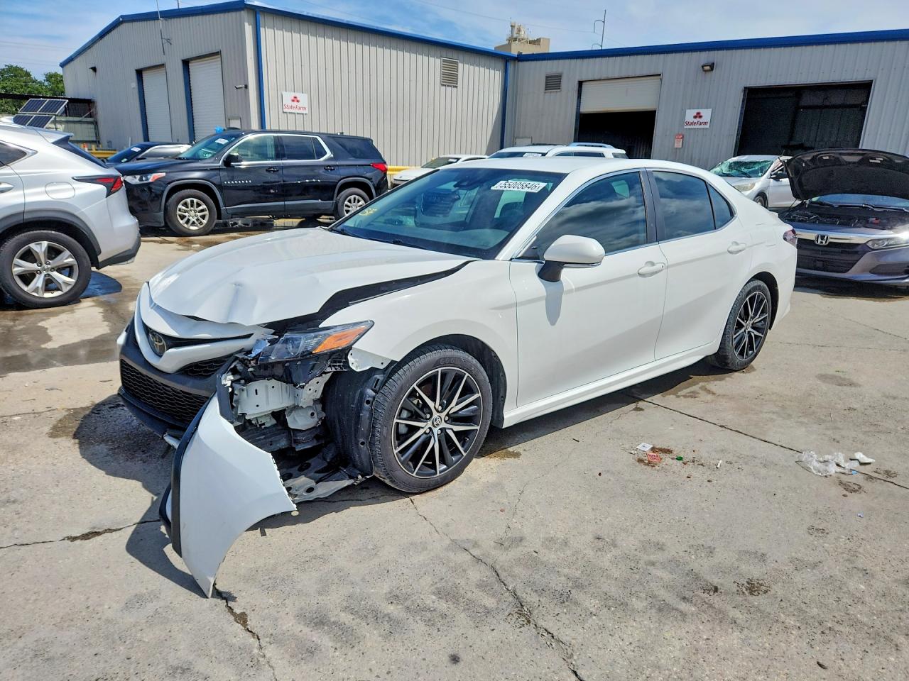 Salvage Toyota Camry Image