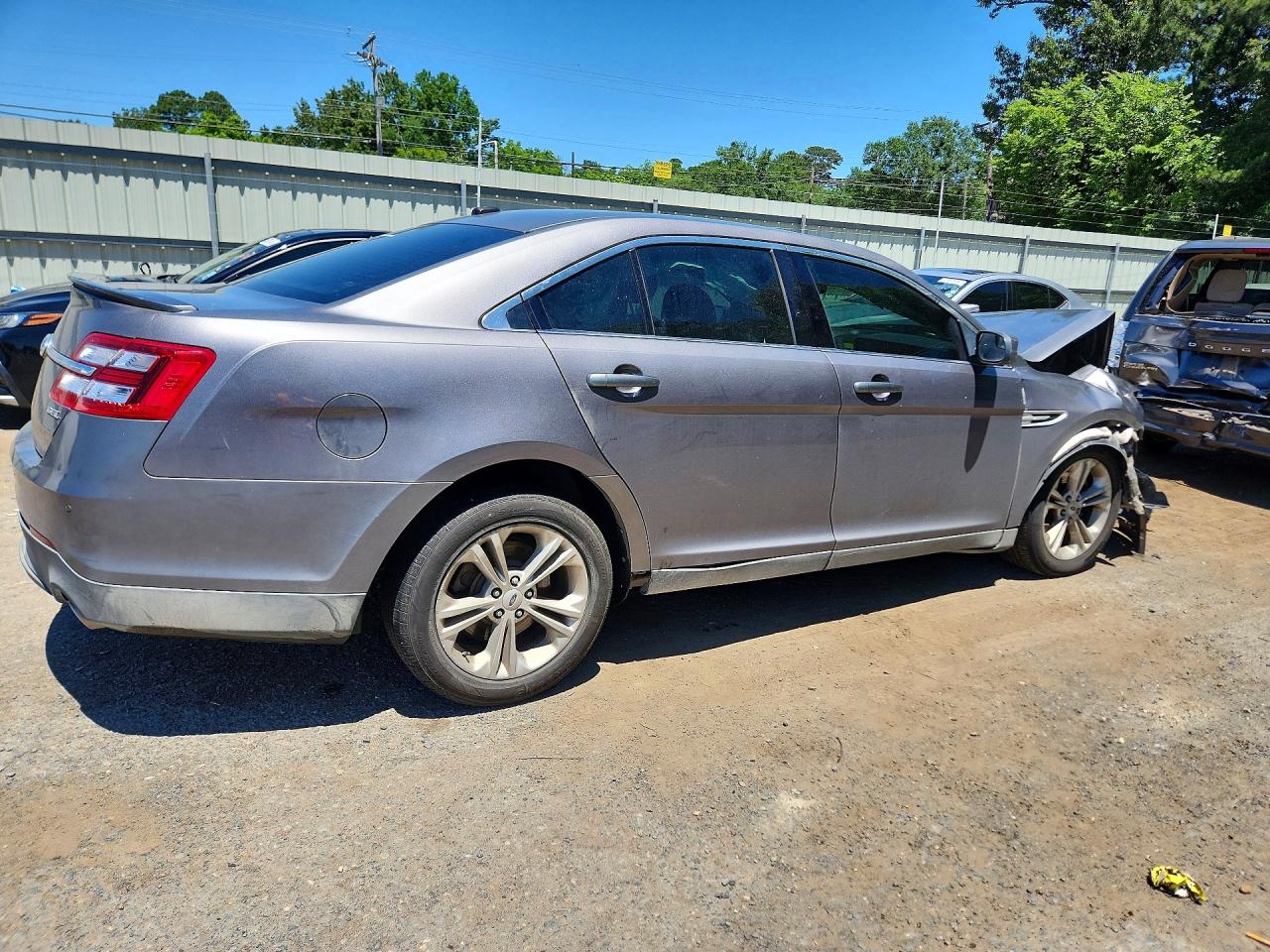 Ford Taurus Sel
