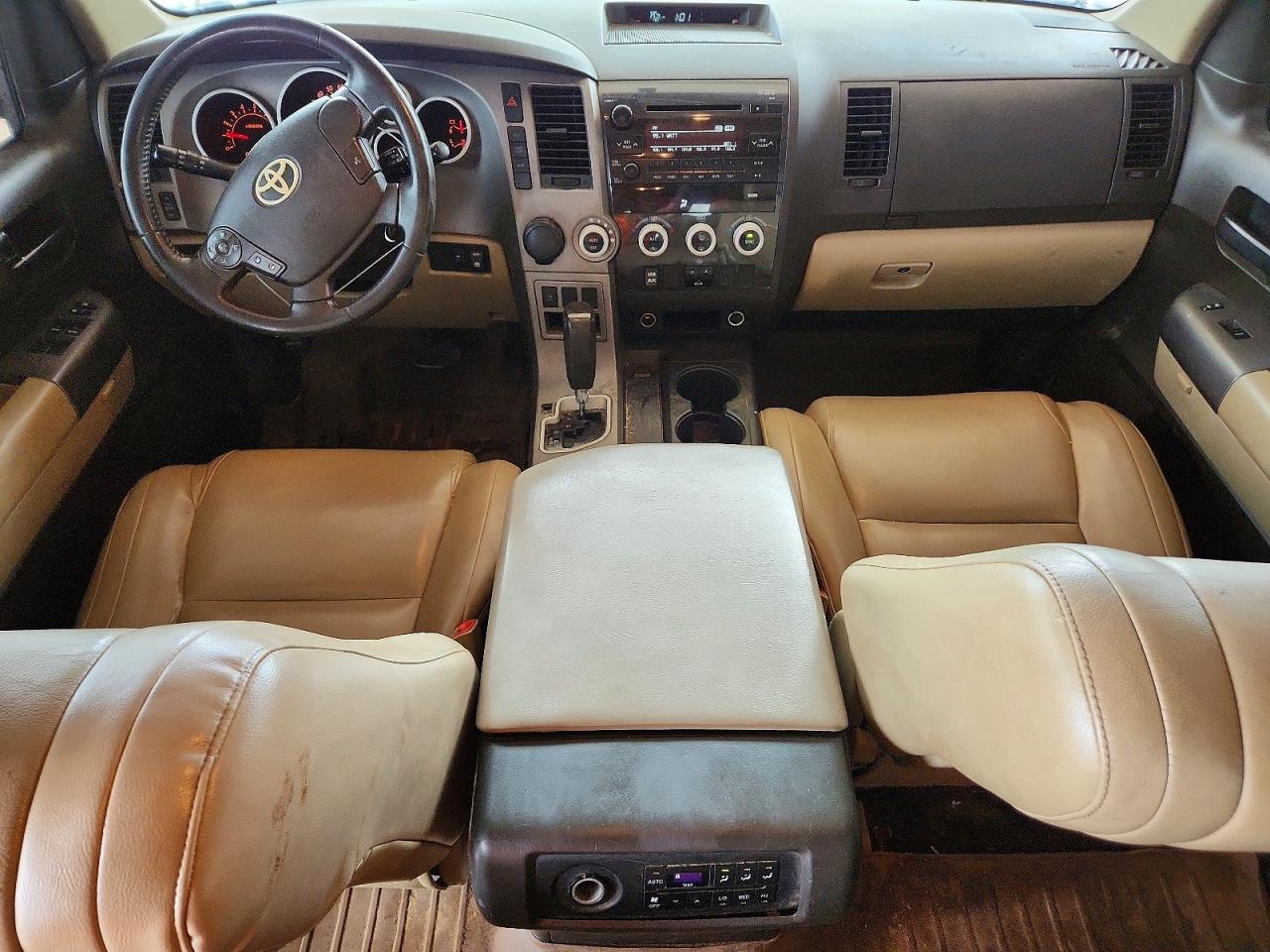 Toyota Sequoia Sr5