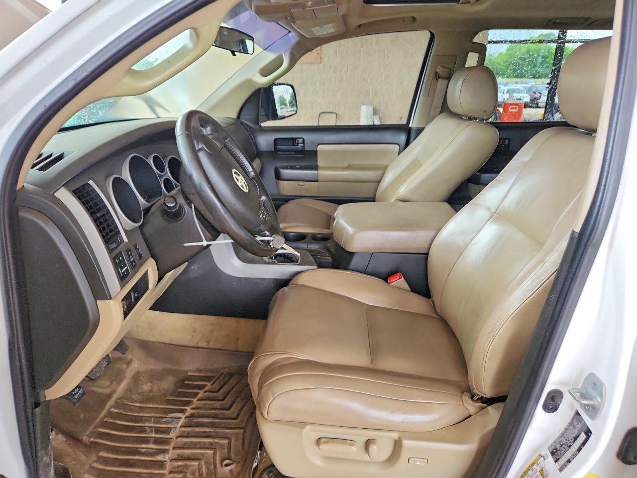 Toyota Sequoia Sr5