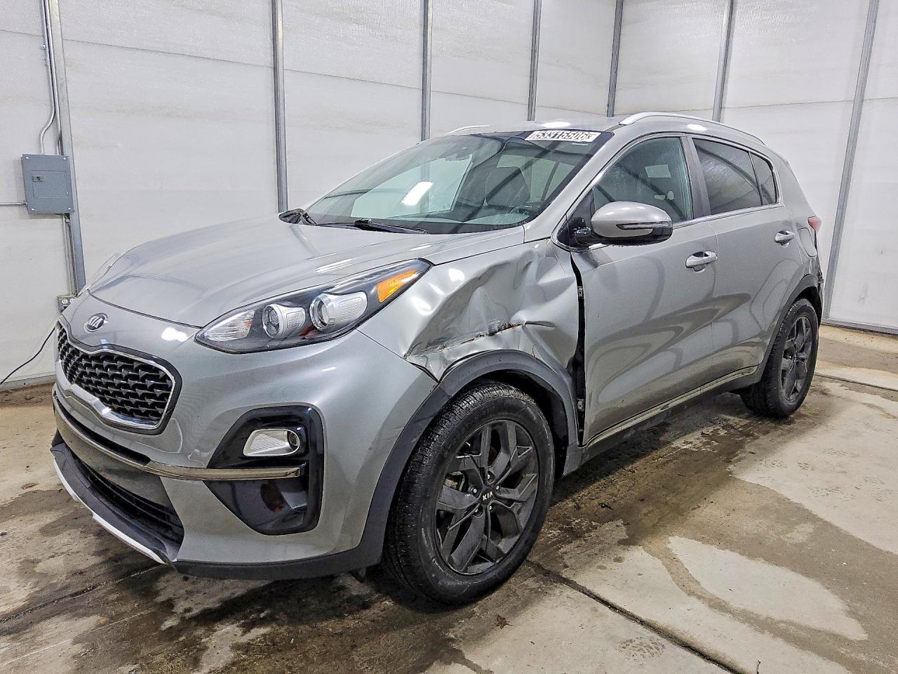 Salvage Kia Sportage Image