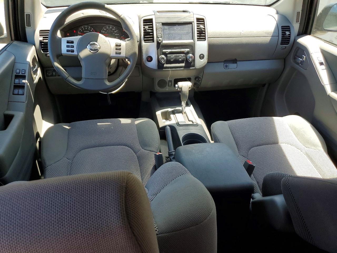 Nissan Frontier Sv