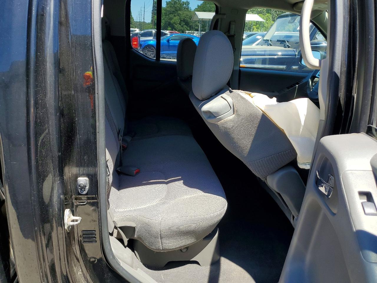 Nissan Frontier Sv