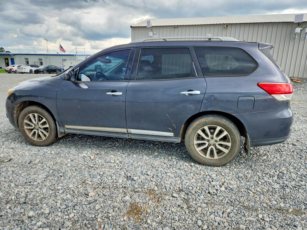 Nissan Pathfinder S
