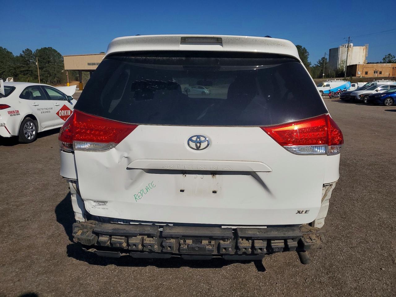 Toyota Sienna Xle 8-passenger