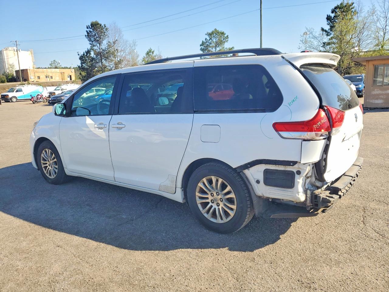 Toyota Sienna Xle 8-passenger