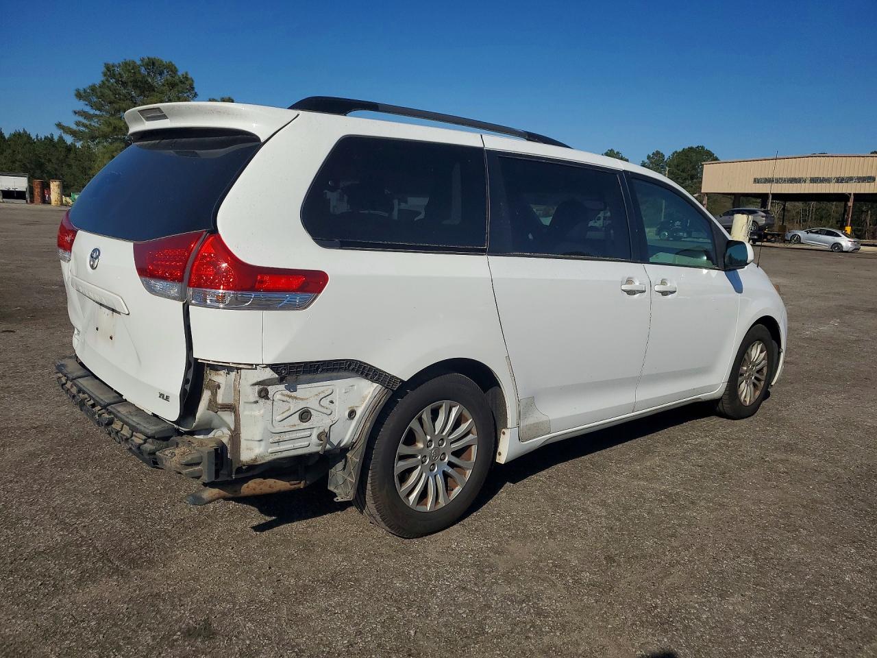 Toyota Sienna Xle 8-passenger