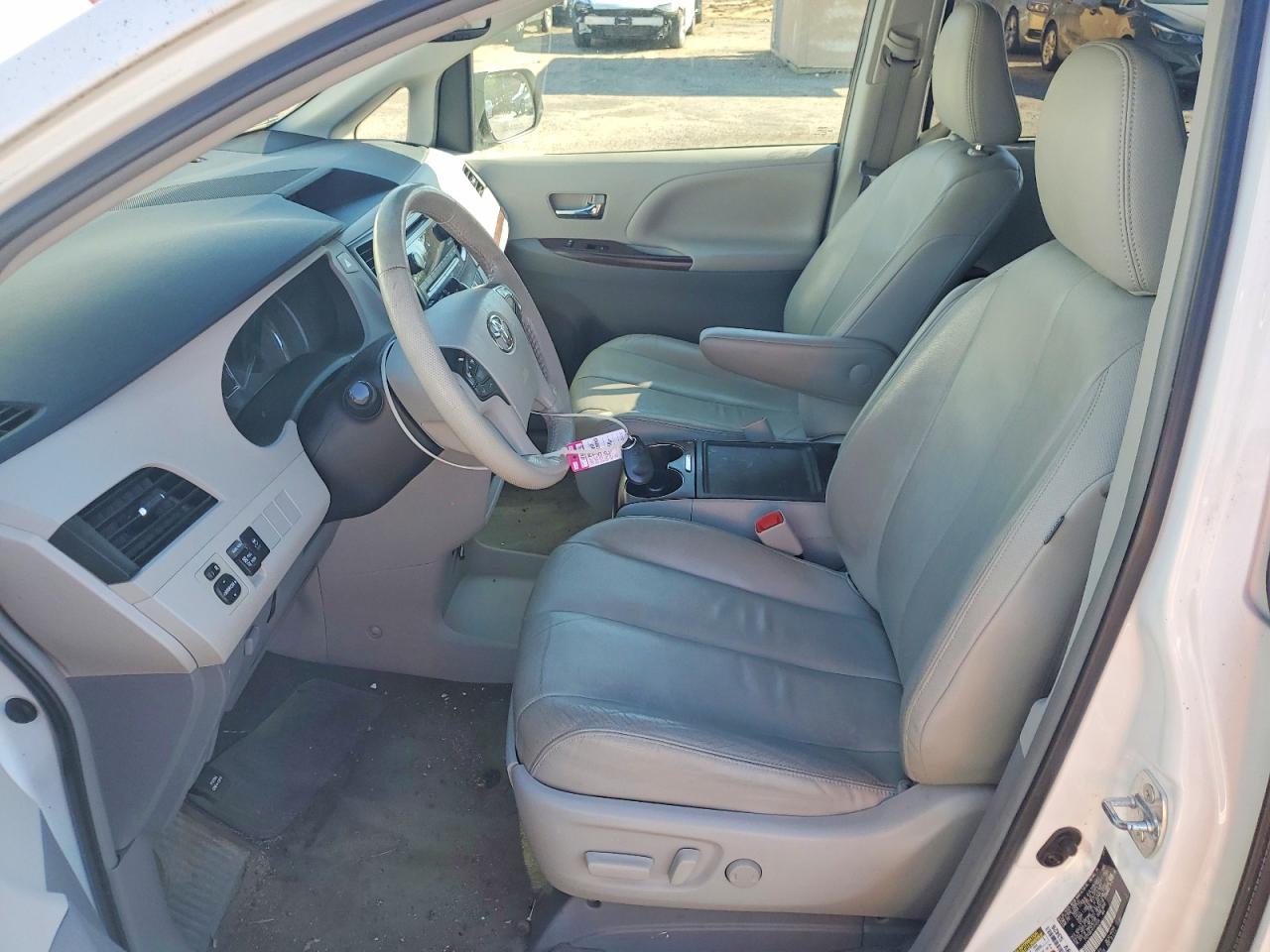 Toyota Sienna Xle 8-passenger