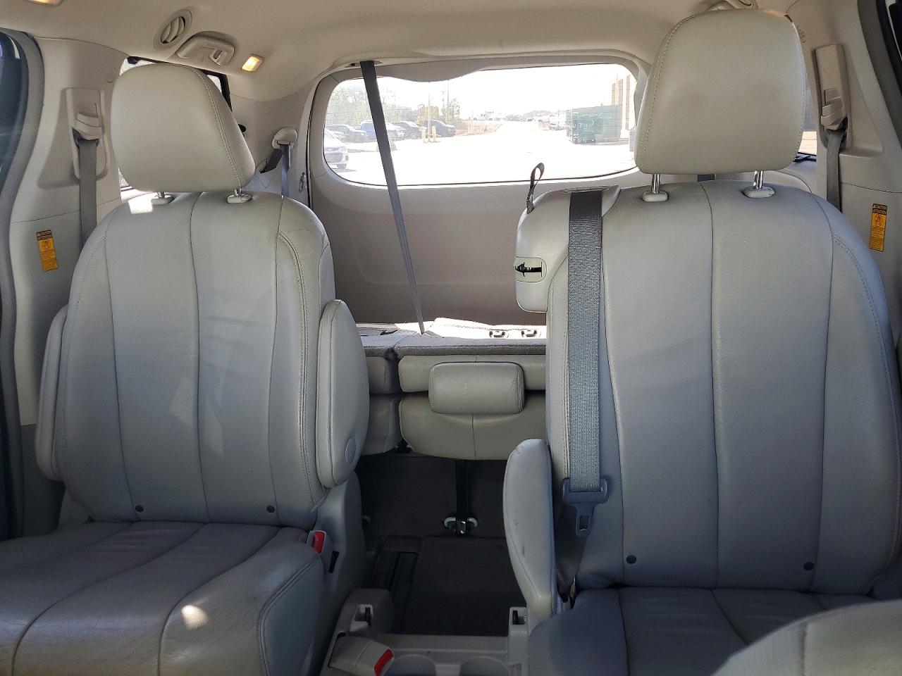 Toyota Sienna Xle 8-passenger